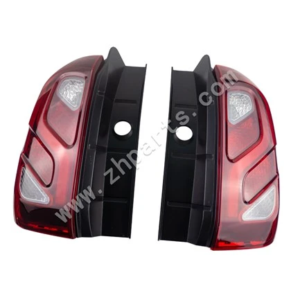 Halogenska zadnja luč 265504304 R 265550368 LR za RENAULT DUSTER 2016